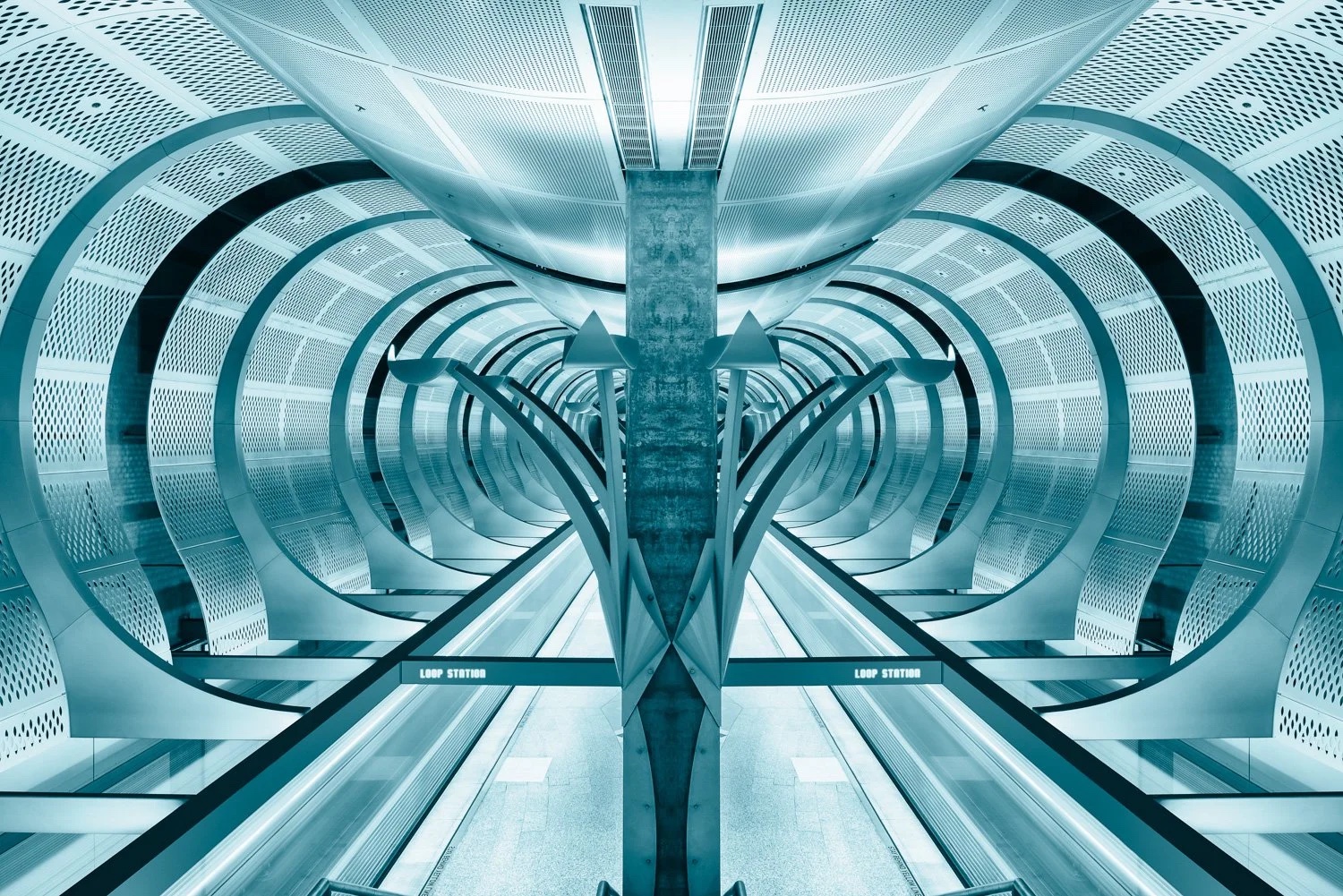 Loop Station, a limited edition fine art photograph by Tom Haberman for TomsWorldCollection